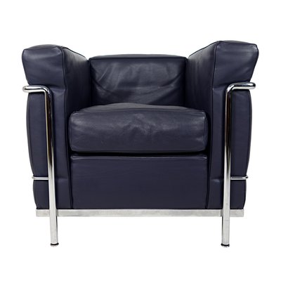 Lc2 chair on sale