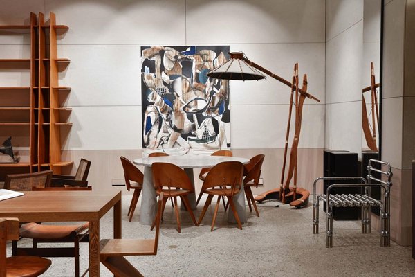 Floor lamp for dining room table top