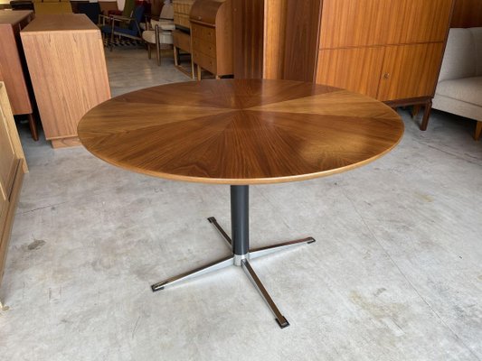 Mid Century Modern Danish Round Dining, Modern Round Dining Table For 6