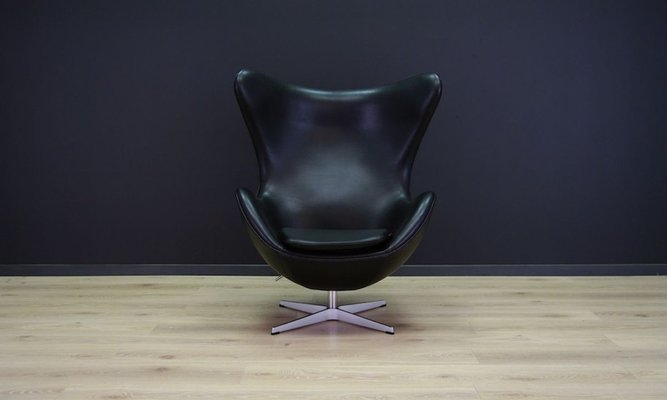 Leather Egg Chair By Arne Jacobsen, Black Leather Egg Chair