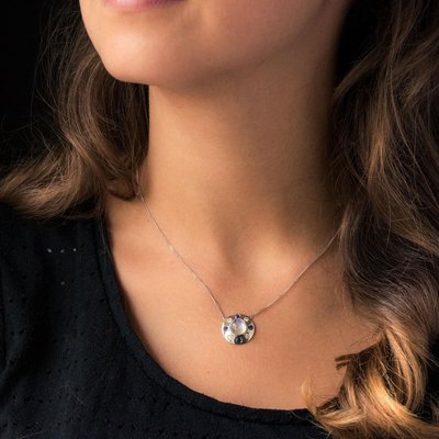 18 Karat White Gold Necklace 