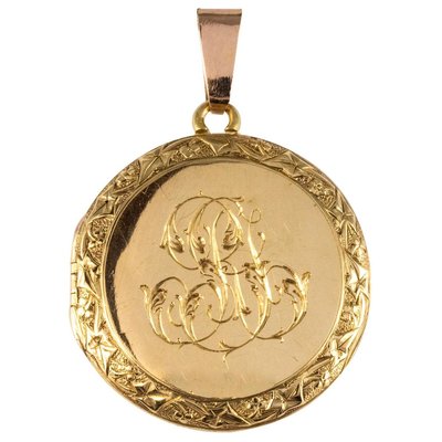 French 18 Karat Yellow Gold Chiselled 