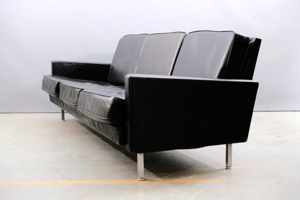 loose cushion sofa