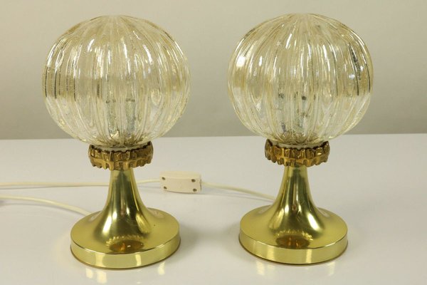 Lamp outlet glass balls
