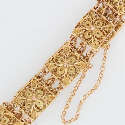 18 Karat Yellow Gold Filigree Square 