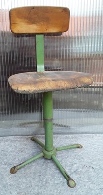 Chaise d'atelier en hêtre verni