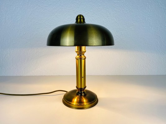 Lampada da scrivania vintage in ottone, anni '60 in vendita su Pamono