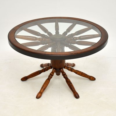 Vintage Wagon Wheel Coffee Table With, Vintage Wagon Wheel Table Lamp