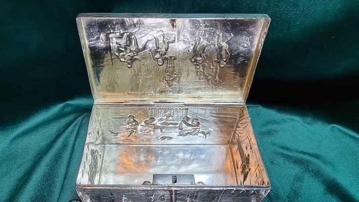 Silver Box with Lockable Lid & 19th Century Gilt Interior from