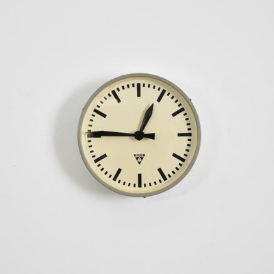 Round Vintage Czech Clock from Pragotron for sale at Pamono