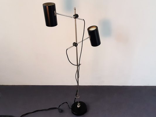 Metal Ball In Socket Floor Lamp, How Much Electricity Does A Floor Lamp Use