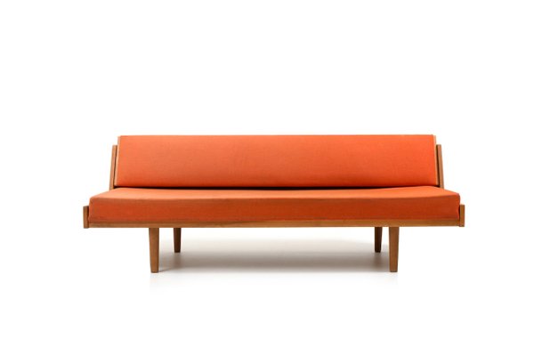 Early GE-258 Daybed in Oak by Hans J. Wegner for Getama for