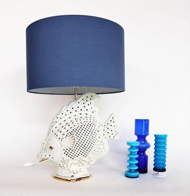Blue fish outlet table lamp