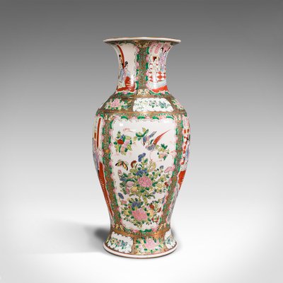 Vintage Chinese Art Deco Famille Rose Vase In Ceramic 1940s For Sale At Pamono