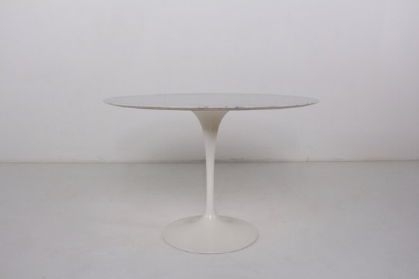Tulip Round Marble Table By Eero, Round Tulip Table