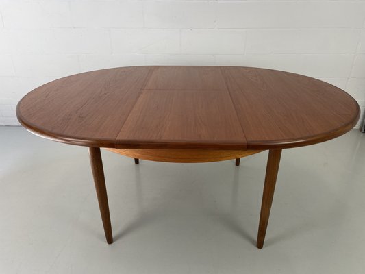 Vintage Round Dining Table By V, Vintage Round Wooden Dining Table