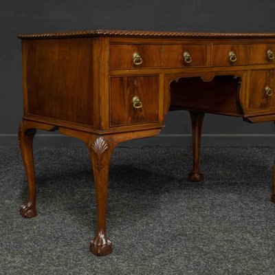 Early 20th Century Chippendale Style Mahogany Desk for sale at Pamono
