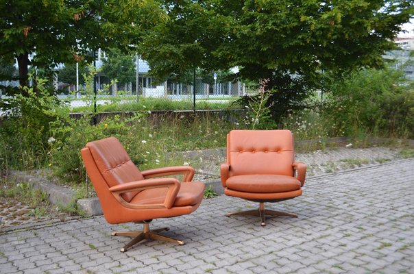 Vintage swivel lounge outlet chair