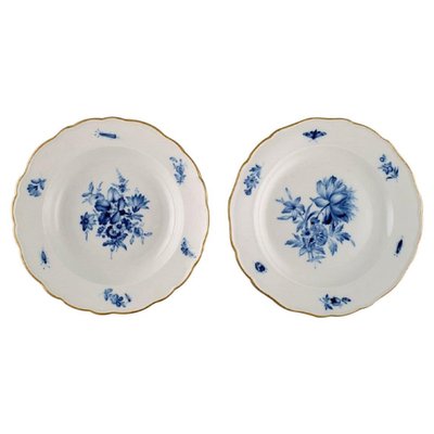 Vintage plates top