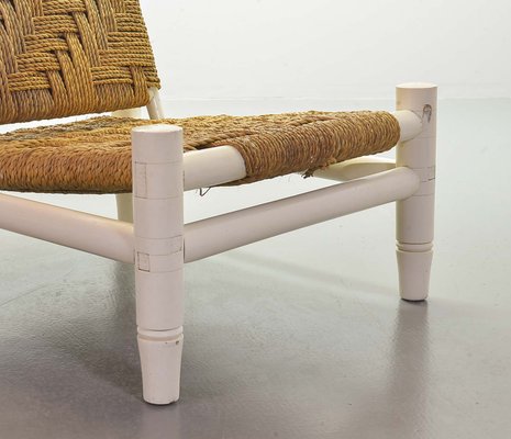 Low seat chair clearance