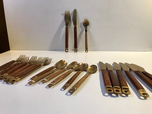 Brass cutlery store