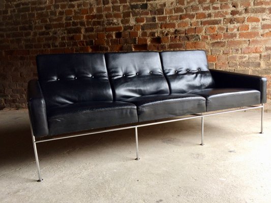 3300 Three Seater Sofa In Black Leather By Arne Jacobsen For Fritz 3300 Three Seater Sofa In Black Leather By Arne Jacobsen For Fritz Hansen 1960s