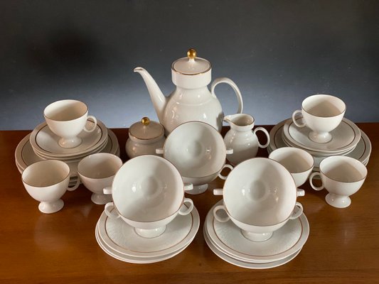 https://cdn20.pamono.com/p/g/k/x/kxhm32e2rb_1634839545_1/vintage-alka-collection-coffee-set-from-kaiser-1960s-set-of-33-2.jpg