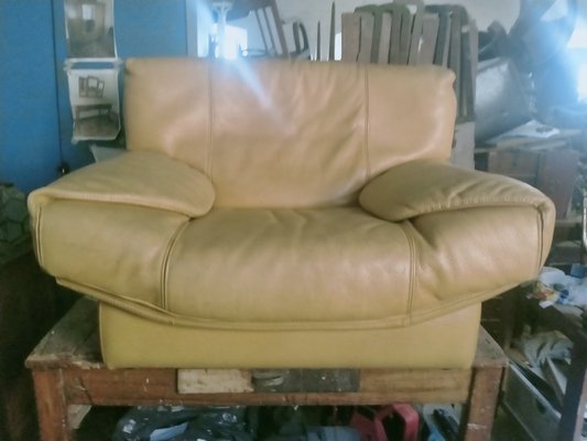 Second hand leather lounges for sale clearance