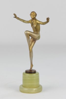 Risalente statue di bronzo