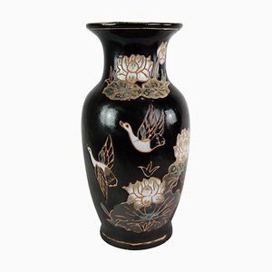 Keramik Vase mit schwarzer Glasur und mit Blumen verziert