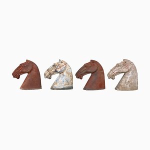 Teste di cavallo in ceramica grigia e rossa dell'antica dinastia Han, set di 4