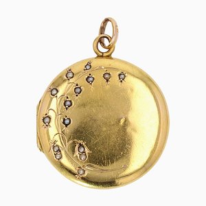 Natural Pearls Lily of the Valley 18 Karat Yellow Gold Medallion Locket, 1900s