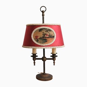 Lámpara de mesa Regency vintage de latón y satén en rojo, años 40