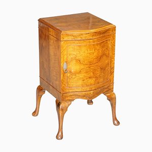 Mesita de noche o mesa auxiliar Art Déco de madera nudosa de nogal de Maurice Adams