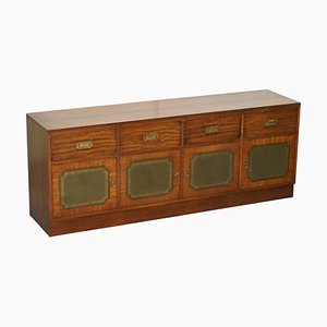 Sideboard aus geflammtem Mahagoni & grünem Leder