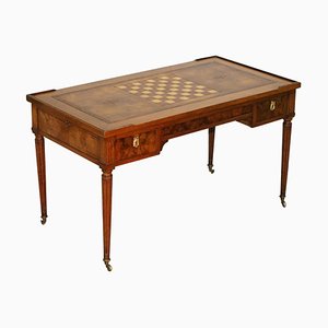 Mesa de juegos de nogal, siglo XVIII