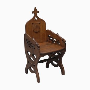 Viktorianischer Gothic Revival Armlehnstuhl aus Nussholz von Criddle & Smith