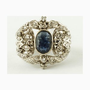 Zentraler blauer Vintage Saphir, Diamant und 12 Karat Weißgold Ring