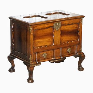 Coffre ou Commode Vintage en Bois Sculpté avec Tiroir et Pieds Boule