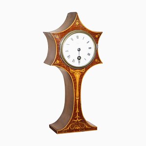 Reloj de repisa modernista de madera con incrustaciones de Maple & Co, década de 1890
