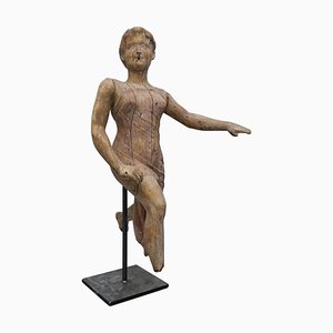 Estatua francesa de madera de ángel tallada a mano con brazos articulados de finales del siglo XVIII