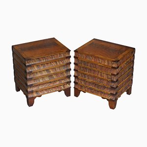 Mesas auxiliares apilables vintage de madera dura con almacenamiento interno. Juego de 2