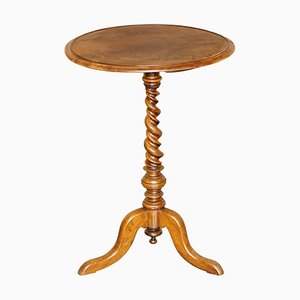 Mesa con trípode antigua con base de columna torcida, década de 1860