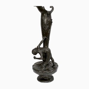 Grand Vase Art Nouveau en Étain Représentant une Jeune Femme Cueillir un Nénuphar par P. Jean, Début 20ème Siècle