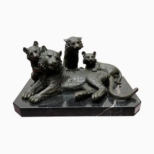 Fusione in bronzo raffigurante tigre e cuccioli, XX secolo