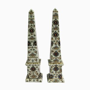 Obeliscos italianos de porcelana pintada a mano, siglo XX. Juego de 2