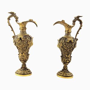 Jarras italianas renacentistas de bronce dorado, siglo XIX. Juego de 2