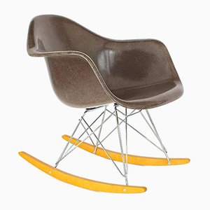 Rocking Chair RAR Mid-Century avec Base Vitra par Charles & Ray Eames pour Herman Miller