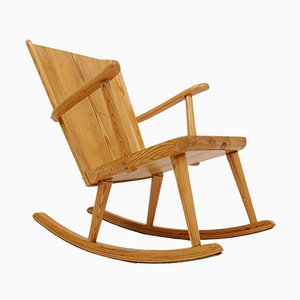 Rocking Chair Mid-Century en Pin de Göran Malmvall, Suède, 1940s