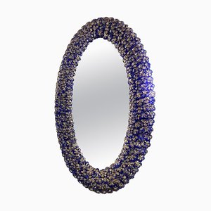 Espejo ovalado con flores de cristal de Murano azul